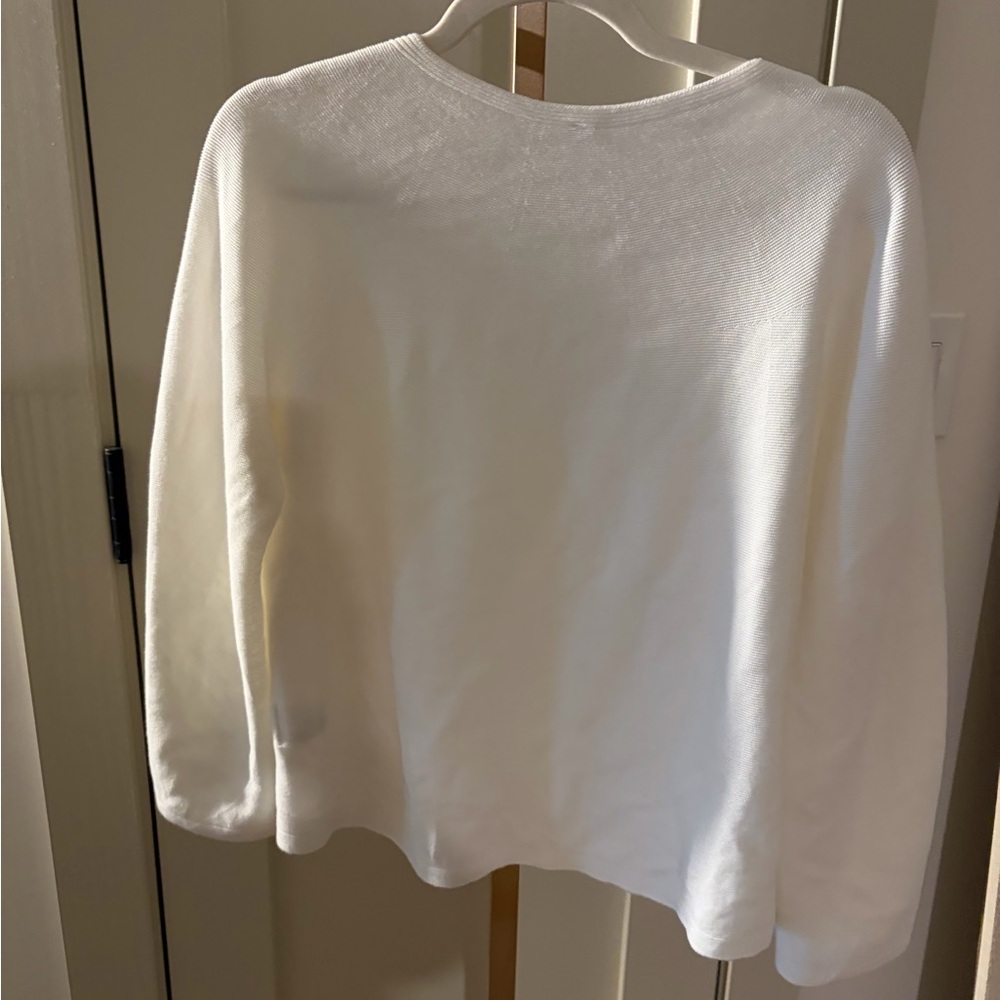 Uniqlo White Knit Crewneck Top